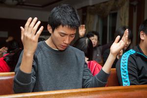  금요찬양집회 'The Call'