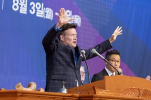  하계수련회 셋째날 평강의 날 및 구속사 시리즈 제9권 영문판 일어판 출판 감사예배